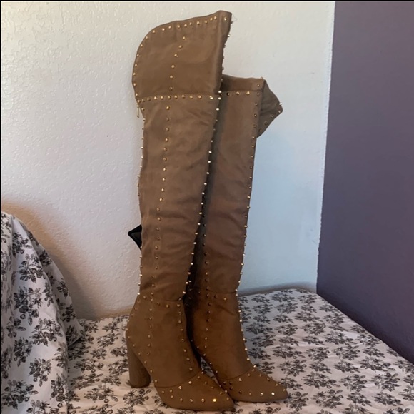 faux suede gold studded over the knee high boots 🤩 - Picture 2 of 7